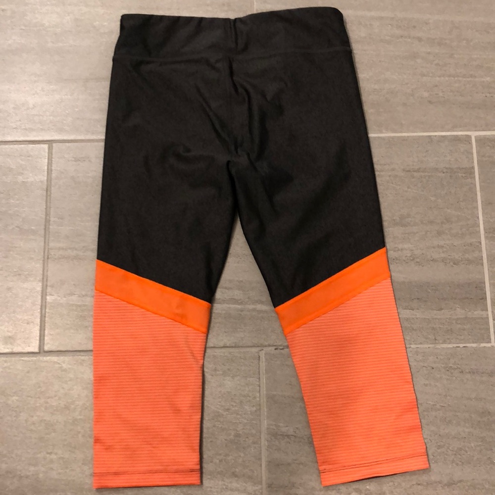 Under Armour Compression Capri - Picture 2 of 7